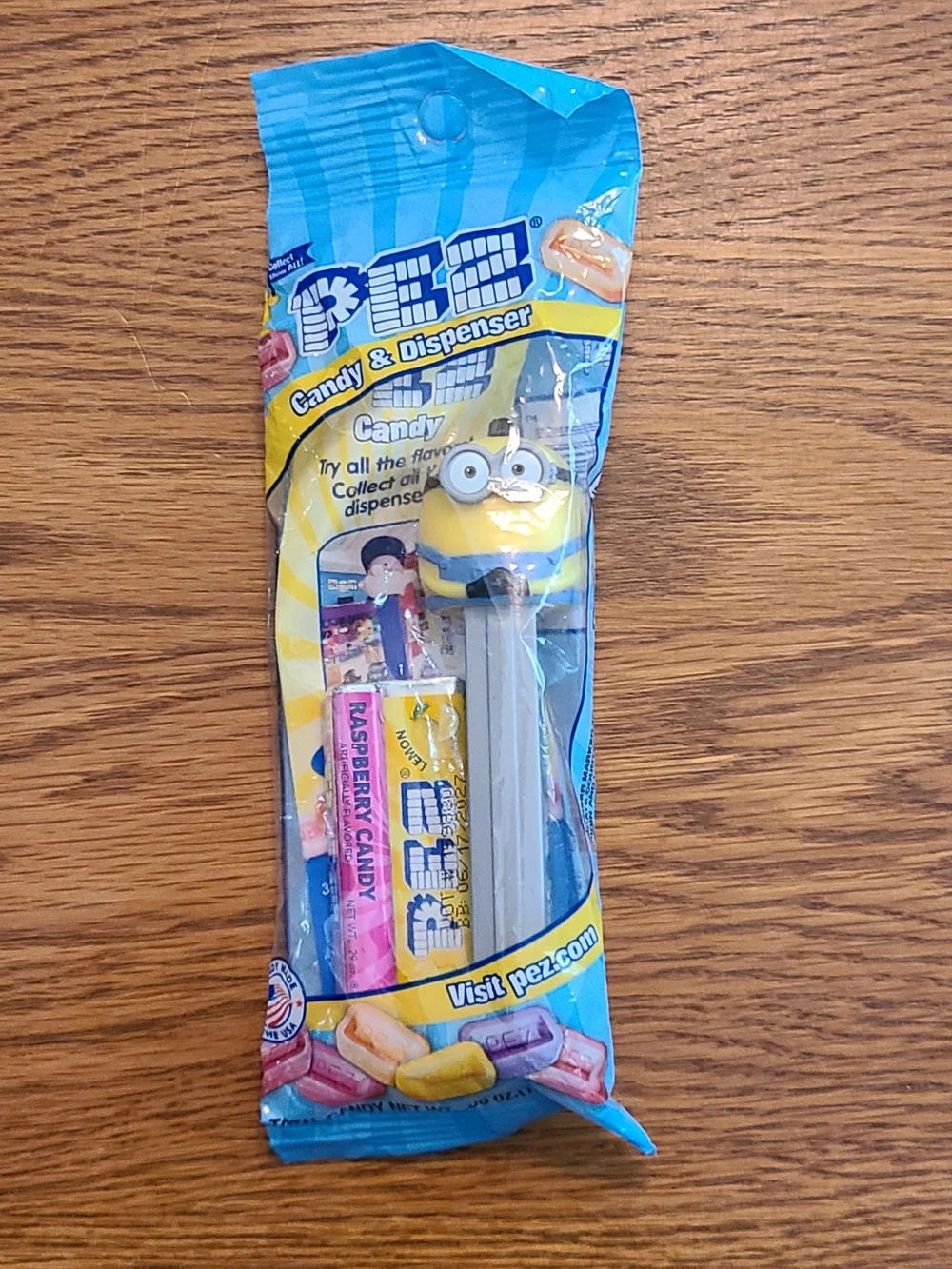 Vintage Despicable Me / Minions themed PEZ candy dispenser.